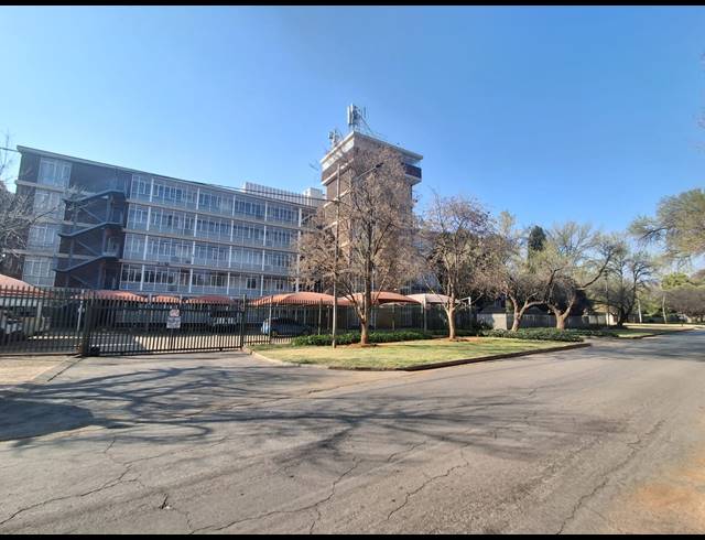 2 BEDROOM FLAT FOR SALE IN THREE RIVERS